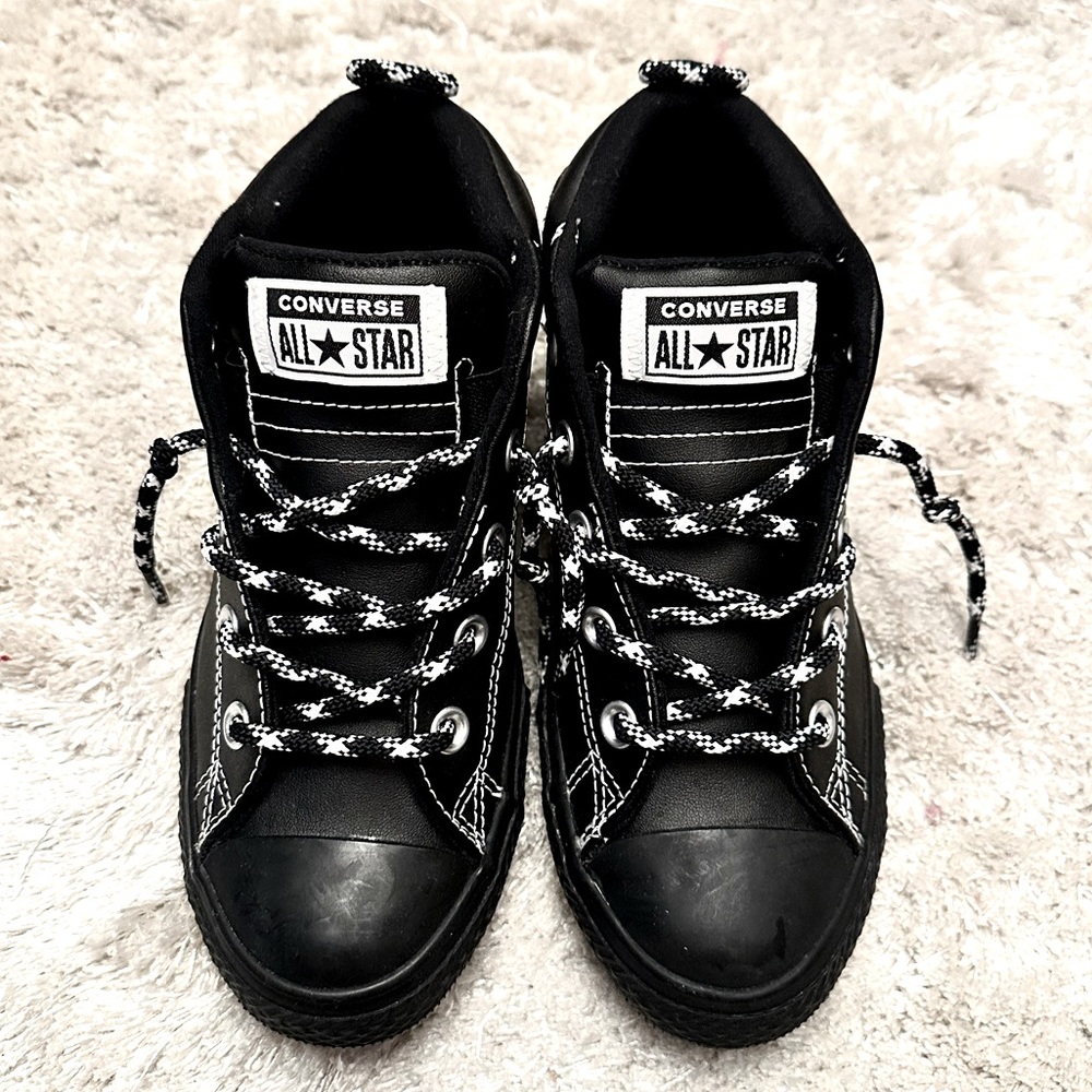 Like New Converse Boys' Chuck Taylor All Star Leather Street Mid Sneaker